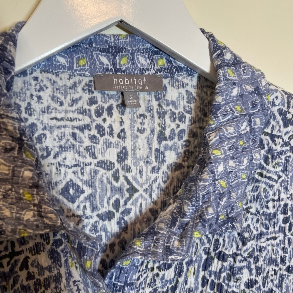 Habitat Crinkle Button Down Top Blue Womens Small Pockets 3/4 Sleeve - Picture 3 of 5